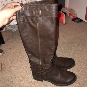 BROWN RIDING BOOTS